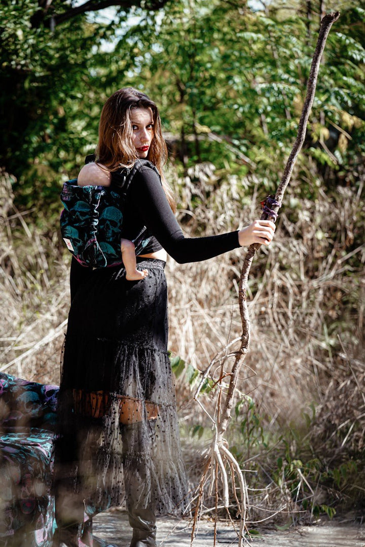 Babytrage Onbu Scary Skulls - KOKADI