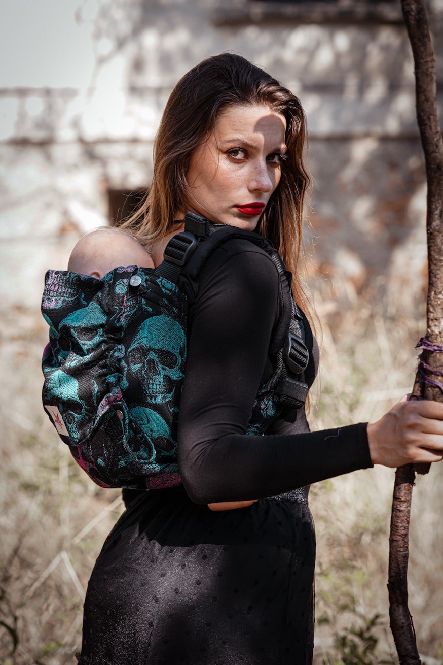 Babytrage Onbu Scary Skulls - KOKADI