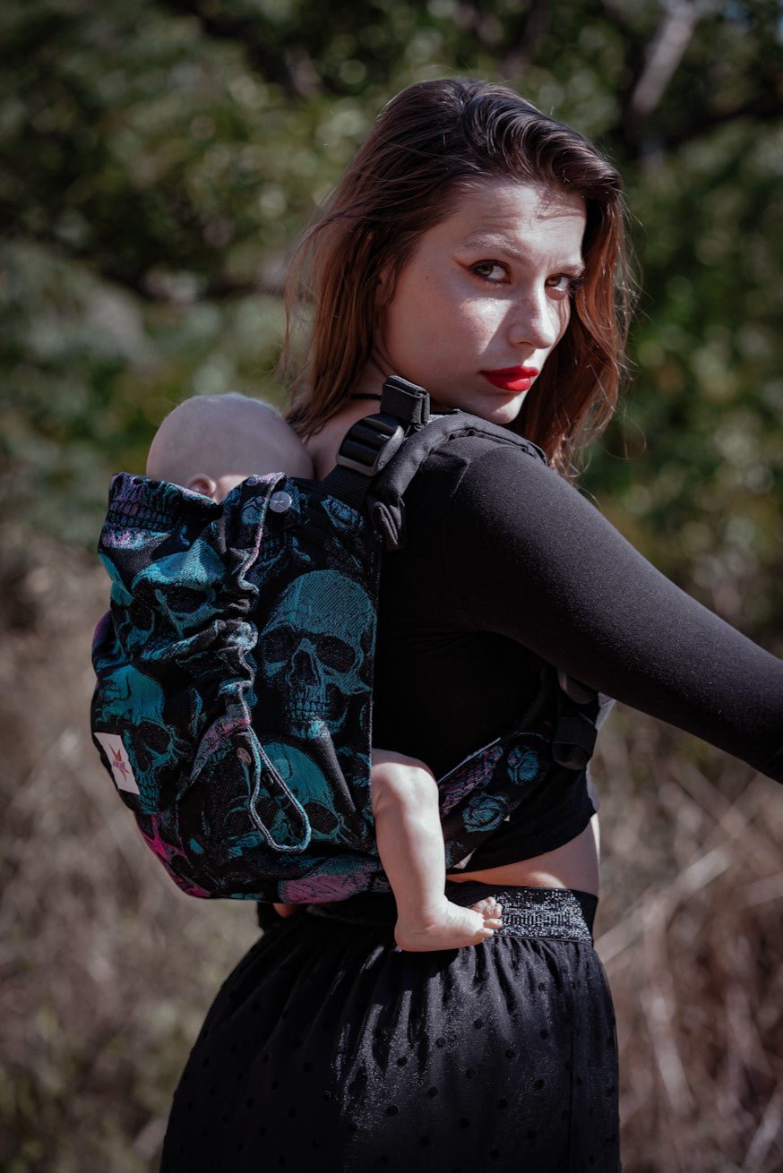 Babytrage Onbu Scary Skulls - KOKADI