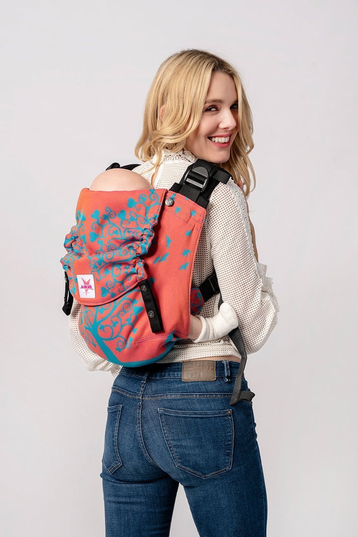 KOKADI Baby Carrier Onbu Toddler Matteo in Wonderland reverse